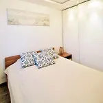 Avis - Wladyslawa 32 Apartman