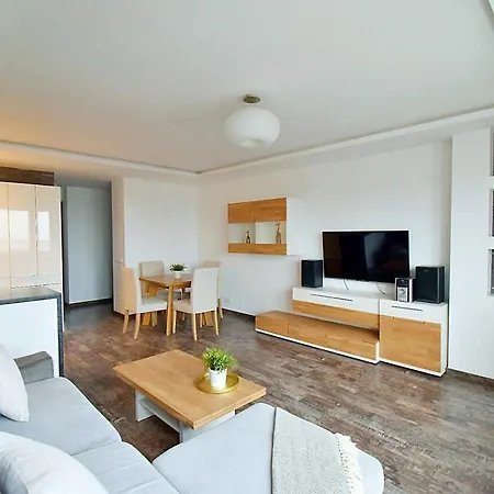 Avis - Władyslawa 32 * Gdynia