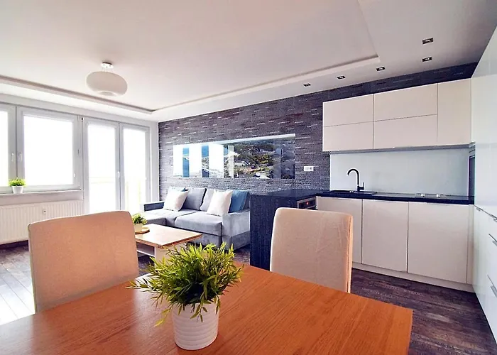 Avis - Władyslawa 32 * Gdynia