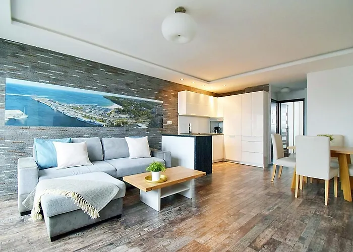 Avis - Władyslawa 32 *